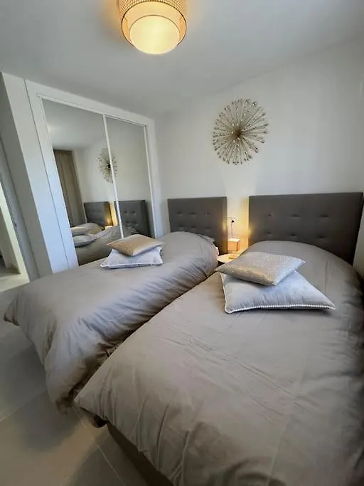 Luxe Zee- En Bergappartement El Faro Spain