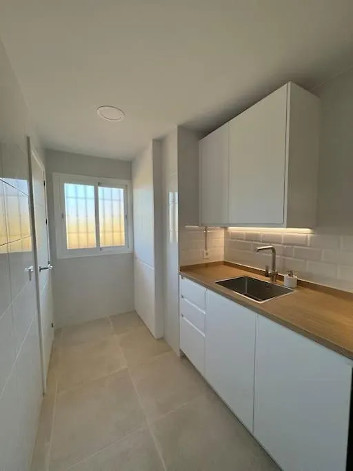 Luxe Zee- En Bergappartement El Faro 0*,