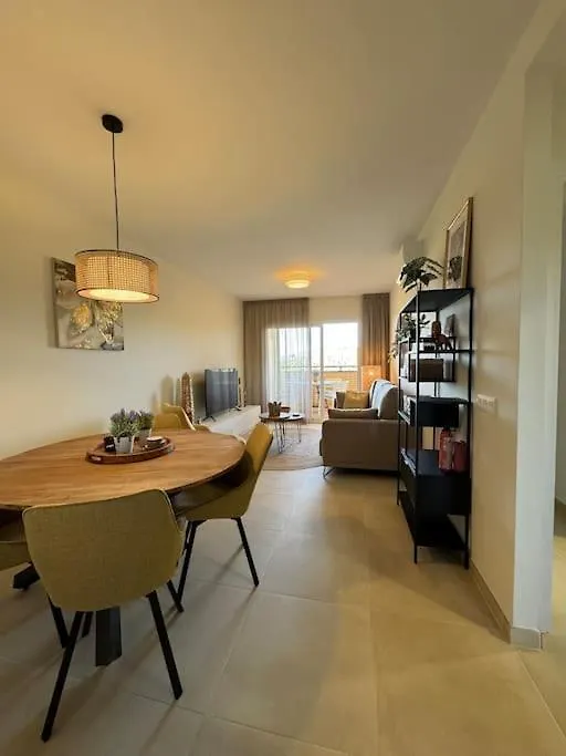Luxe Zee- En Bergappartement El Faro 0*,